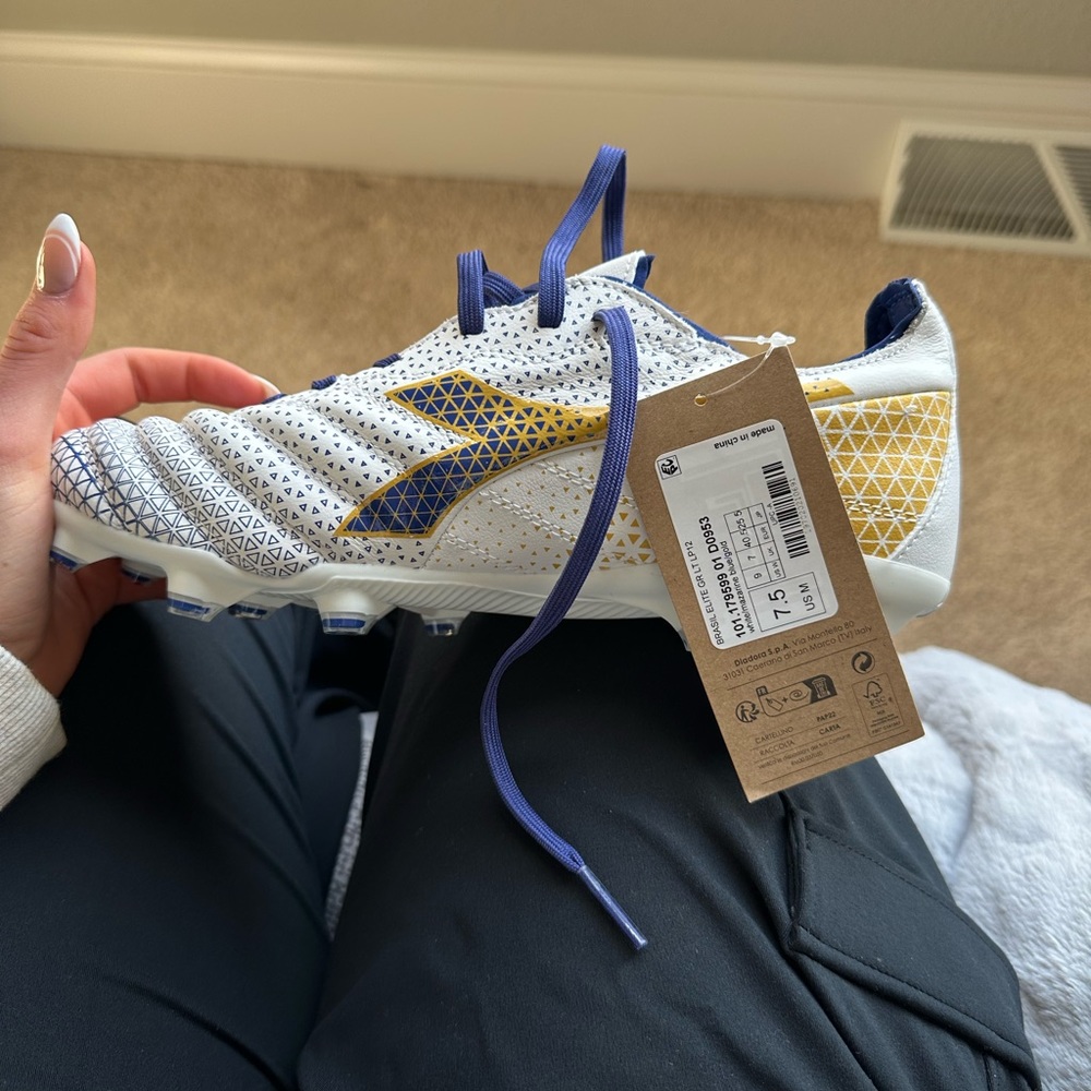 Brand New Diadora Soccer Cleats.